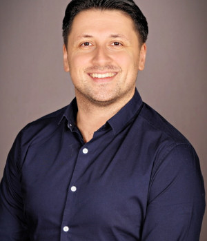 STAFF - Charlie Hayes